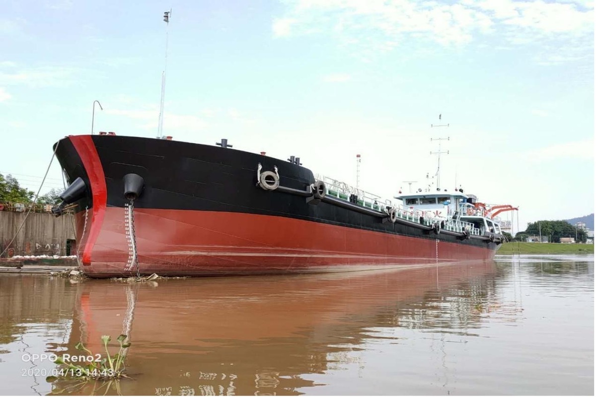 2018年双壳双底内河油船